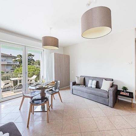 Residenza Miralago II By Wonderful Italy Desenzano del Garda Exterior foto