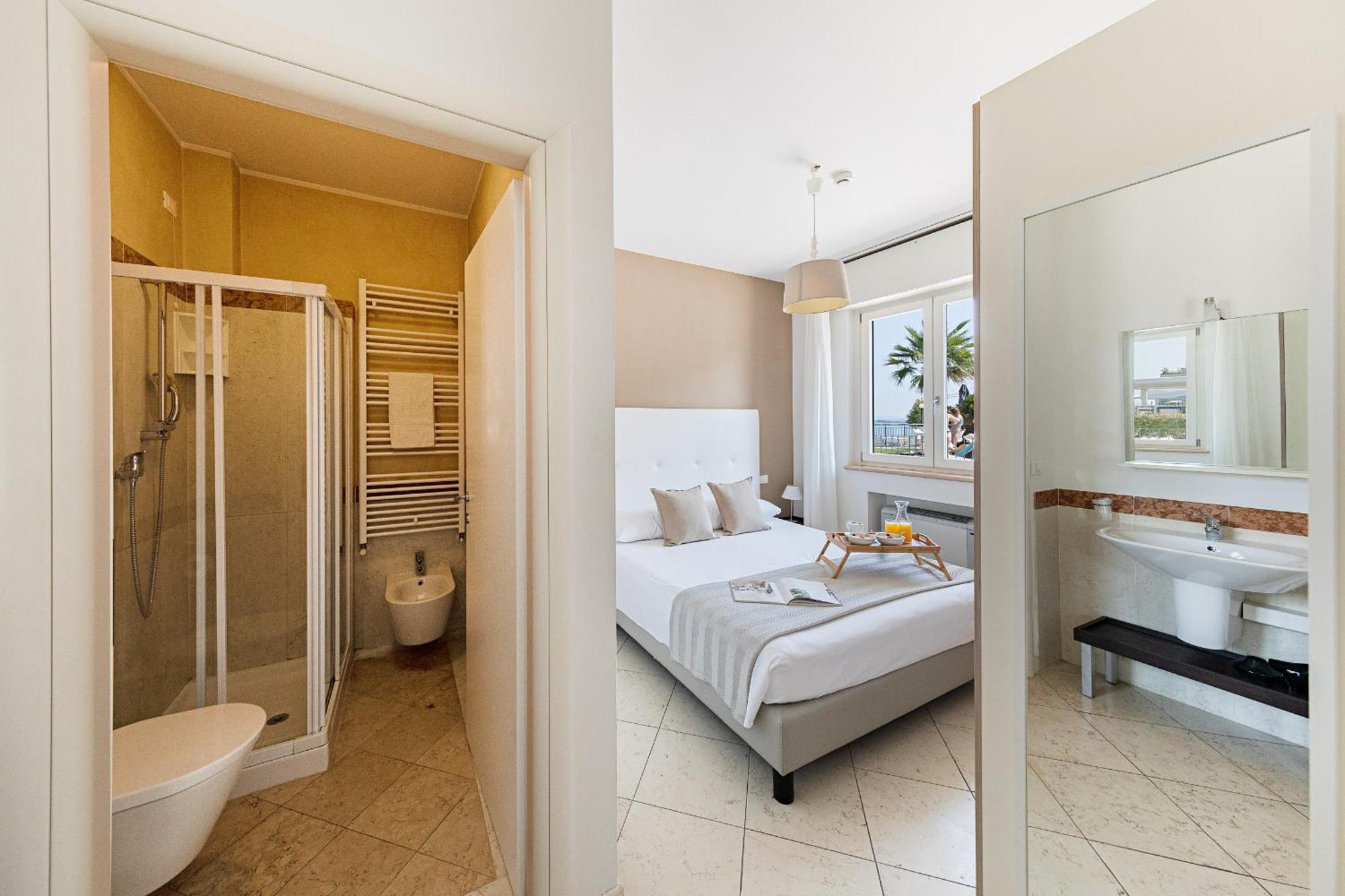 Residenza Miralago II By Wonderful Italy Desenzano del Garda Exterior foto