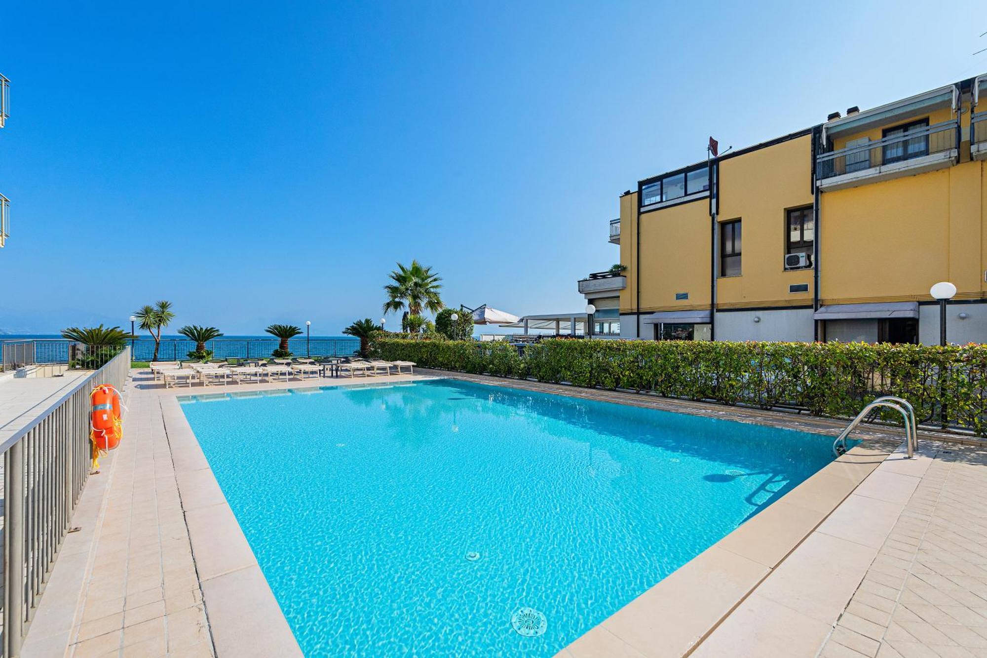 Residenza Miralago II By Wonderful Italy Desenzano del Garda Exterior foto